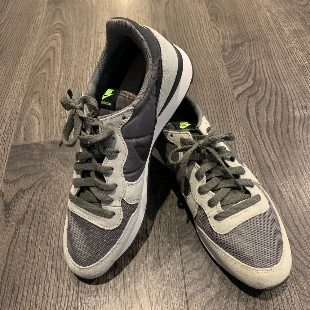 Men’s Nike shoes